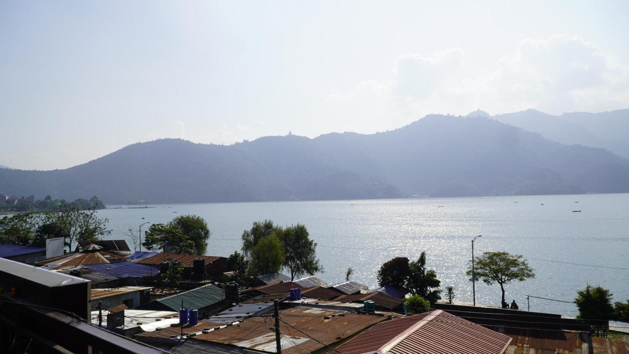 Yuriko Guest House Pokhara Buitenkant foto